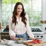 What Celebrity Nutritionist Kelly Leveque Actually Eats Daily